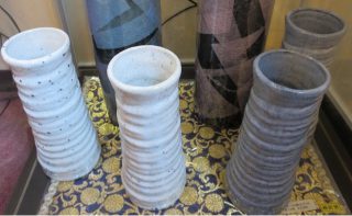 美濃焼　日本陶器の代表　暖か味のある地肌が癒しを誘います。供花用に　花瓶